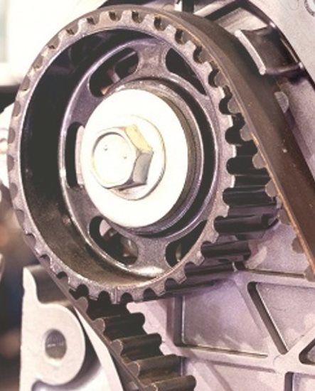 What are the types of pulleys and how do they differ?